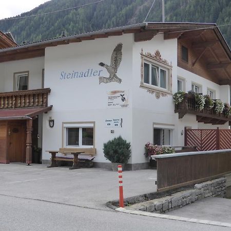 Pension Steinadler Acomodação com café da manhã Neustift im Stubaital Exterior foto