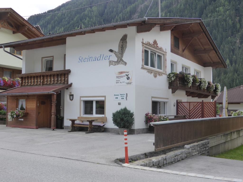 Pension Steinadler Acomodação com café da manhã Neustift im Stubaital Exterior foto